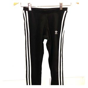 TRENDY ADIDAS THREE STRIPE LEGGINGS ✨